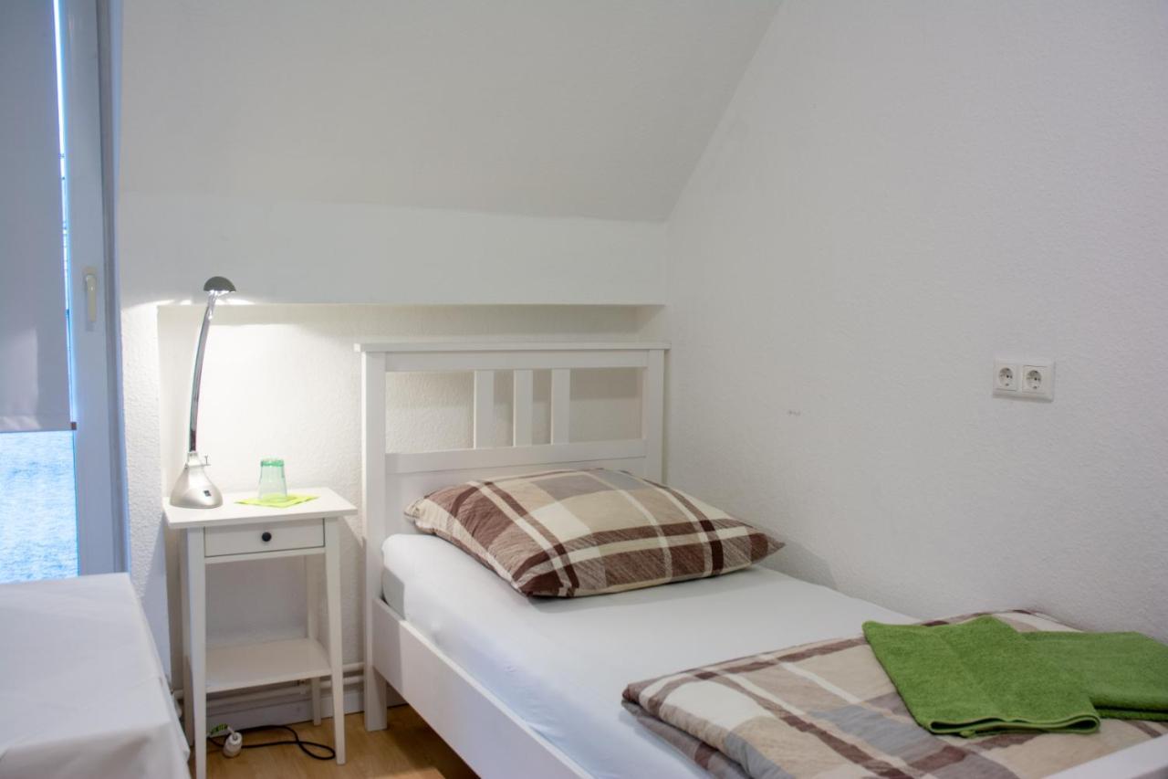 Einzelzimmer mit Balkon