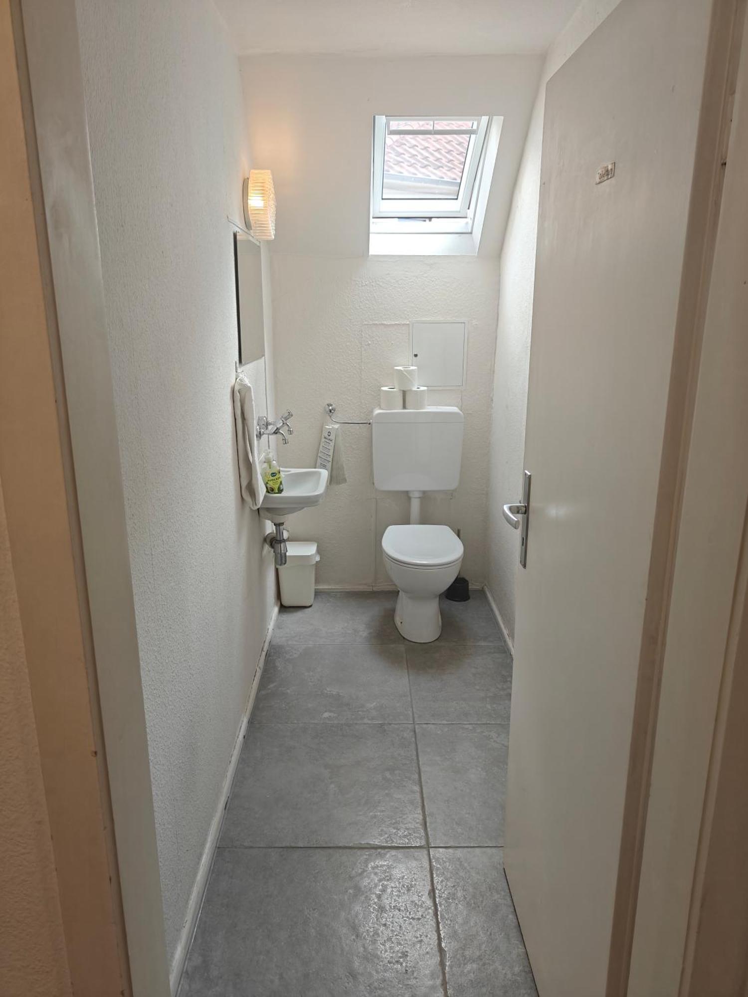 Economy Single Room Shared Shower Toilet,1704852975:JPEG