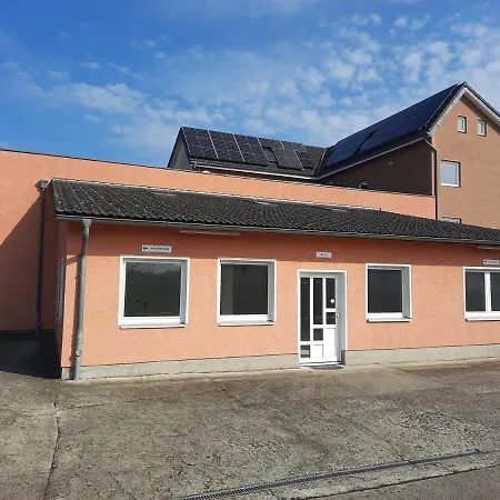 C & R Leuci Zimmervermietung-2